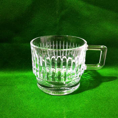 نیم لیوان ماکان